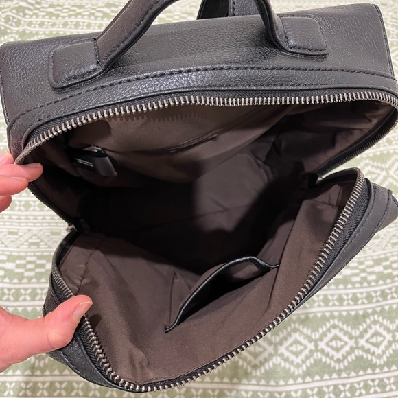 Matt & Nat Backpack - Picture 2 of 5